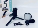 ⁦حامل LOOX U-Rig المحمول لتثبيت الهاتف الذكي أثناء التصوير وصناعة الأفلام وتسجيل الفيديوهات (Vlogging) - متوافق مع iPhone ومنفذ Type-C (مقاس صغير)⁩ - الصورة ⁦2⁩