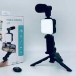 حامل LOOX U-Rig المحمول لتثبيت الهاتف الذكي أثناء التصوير وصناعة الأفلام وتسجيل الفيديوهات (Vlogging) - متوافق مع iPhone ومنفذ Type-C (مقاس صغير)
