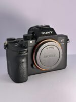 ⁦Sony Alpha a7 III Mirrorless Digital Camera (used)⁩ - الصورة ⁦3⁩